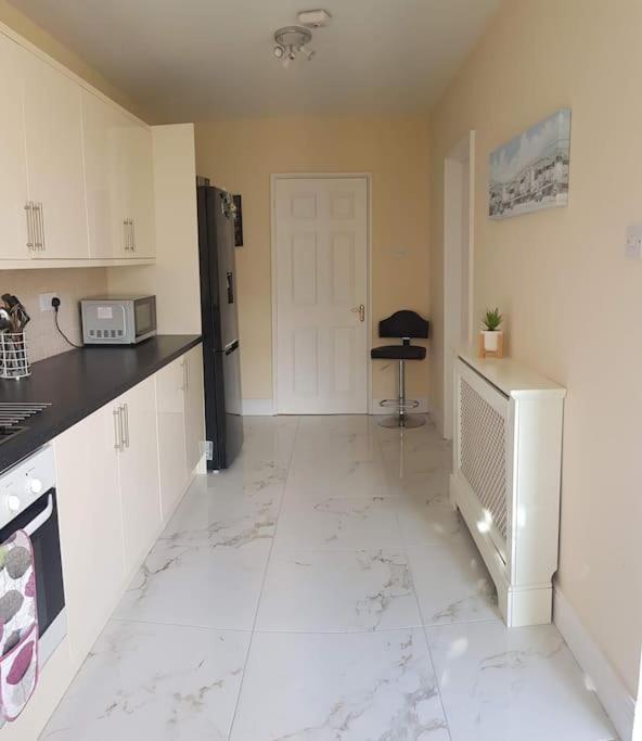3 Bedroom 3 Bathroom House, Dublin Lucan Dış mekan fotoğraf